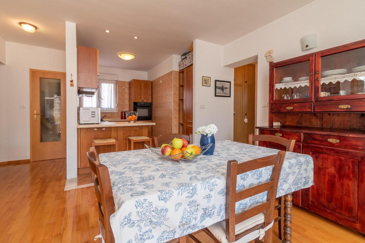 Apartment Bruno Трогір Екстер'єр фото